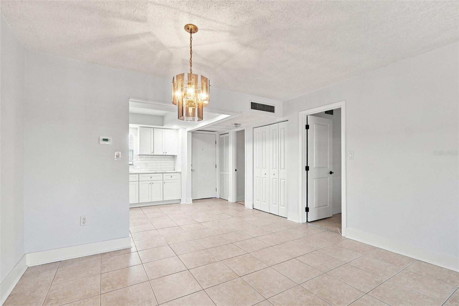 4650 Cove Cir #104 Property Photo 11