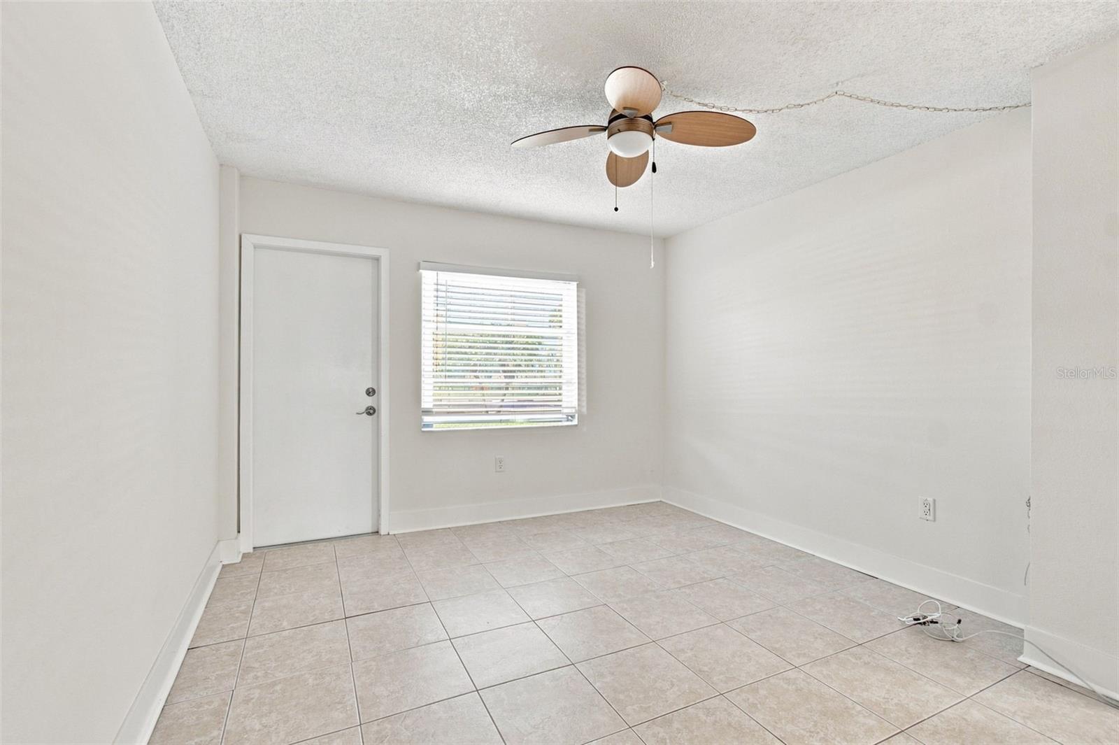 4650 Cove Cir #104 Property Photo 14