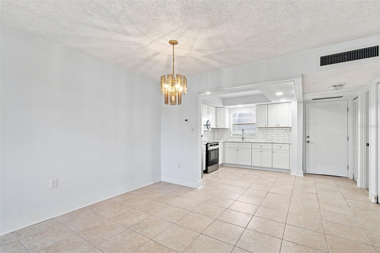 4650 Cove Cir #104 Property Photo 69