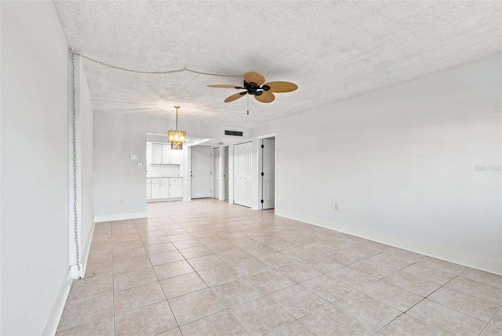 4650 Cove Cir #104 Property Photo 73