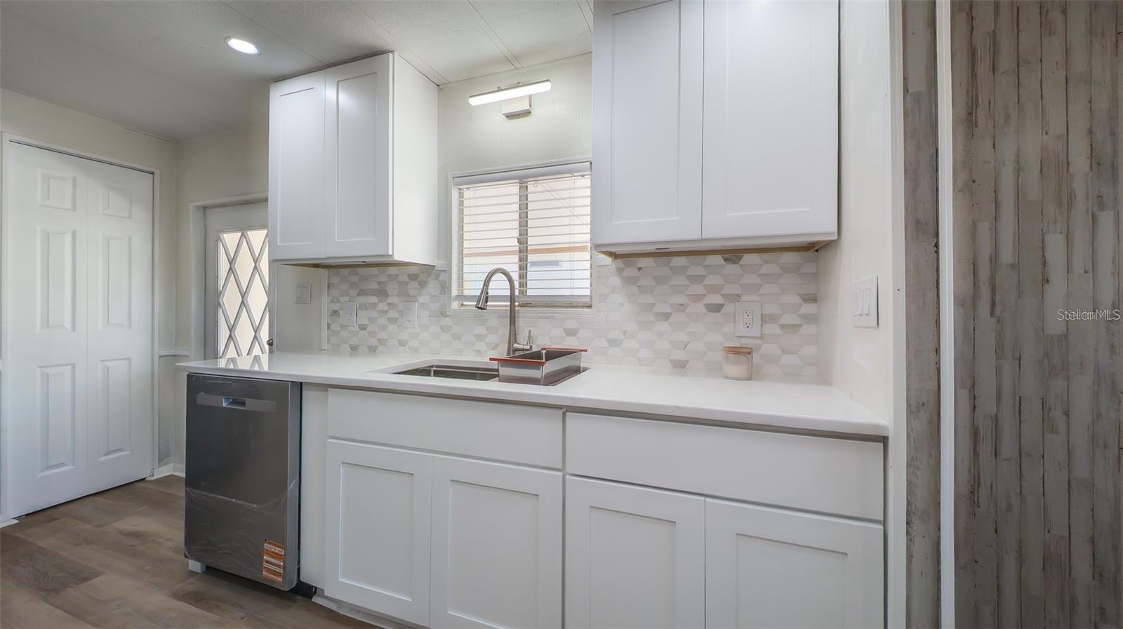 229 Dixie Property Photo 8