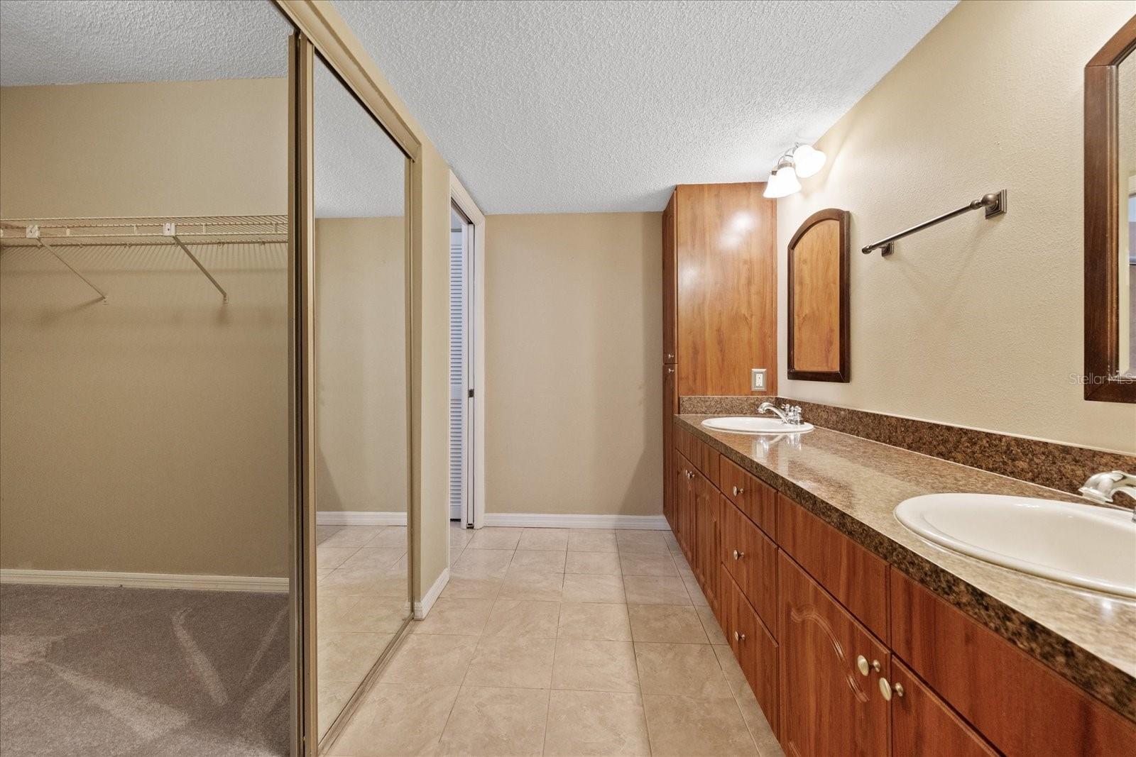 1801 E Lake Rd #2d Property Photo 17
