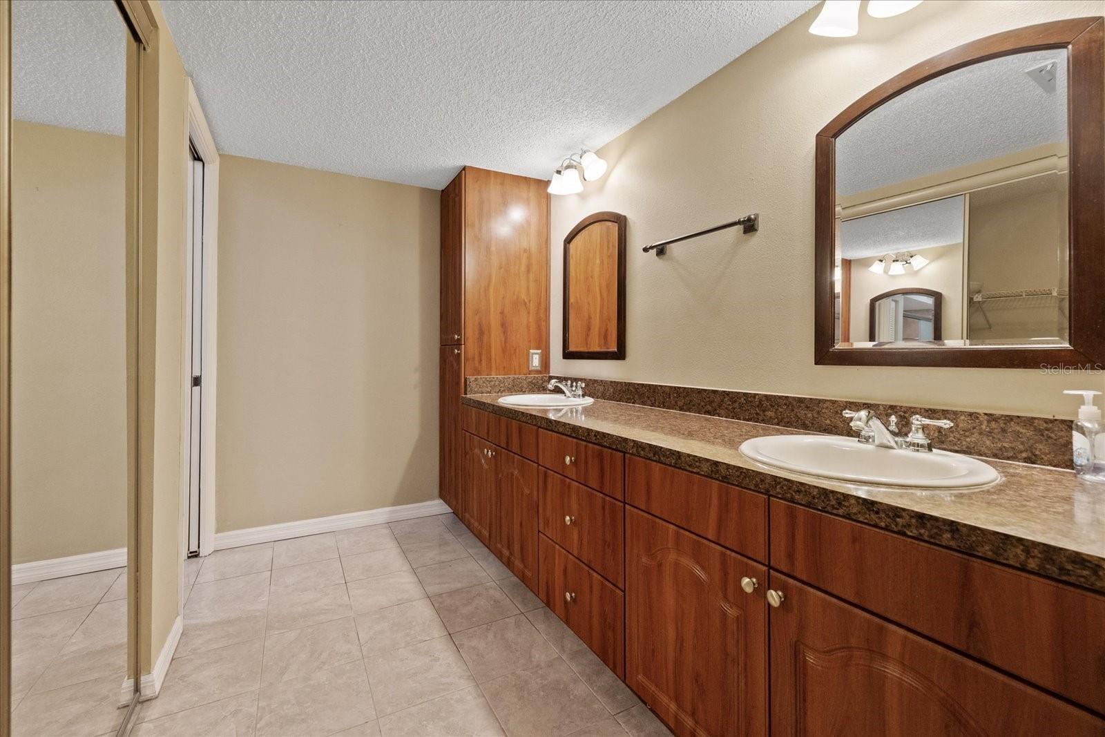 1801 E Lake Rd #2d Property Photo 18