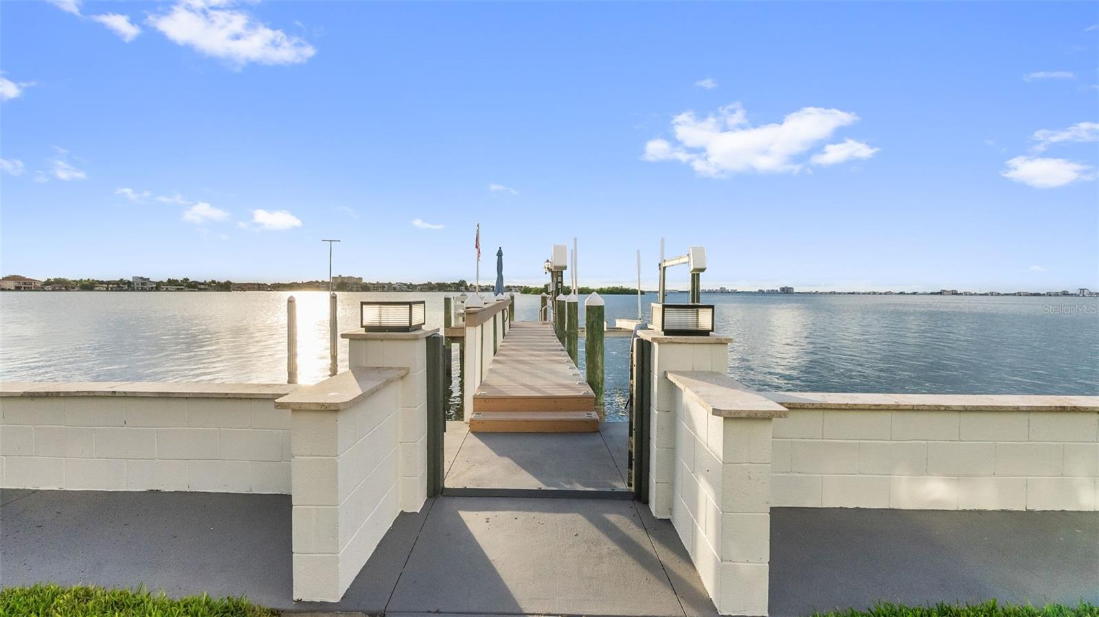 7008 S Shore Dr S Property Photo