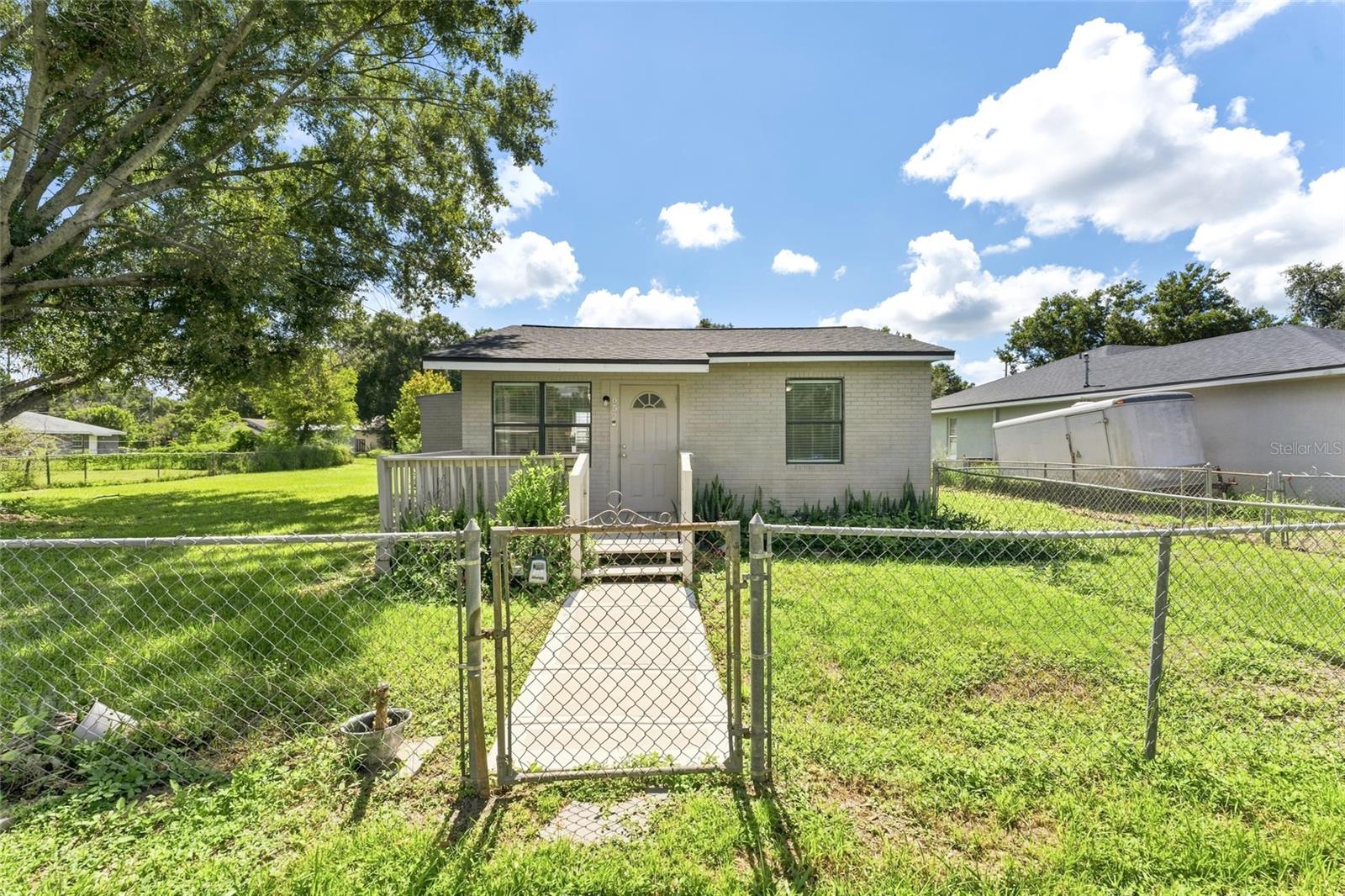 652 N Jackson St Property Photo 4