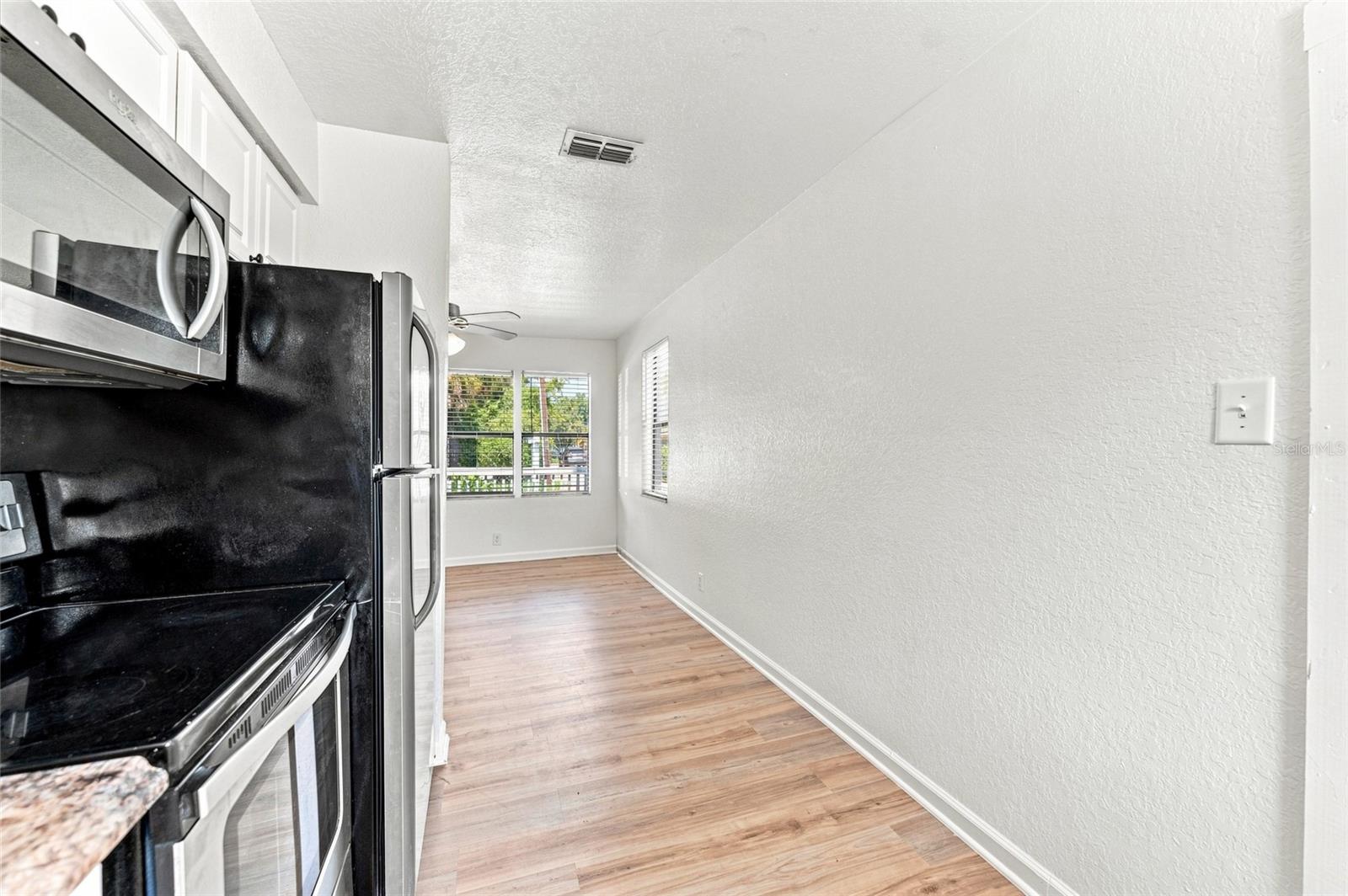 652 N Jackson St Property Photo 11