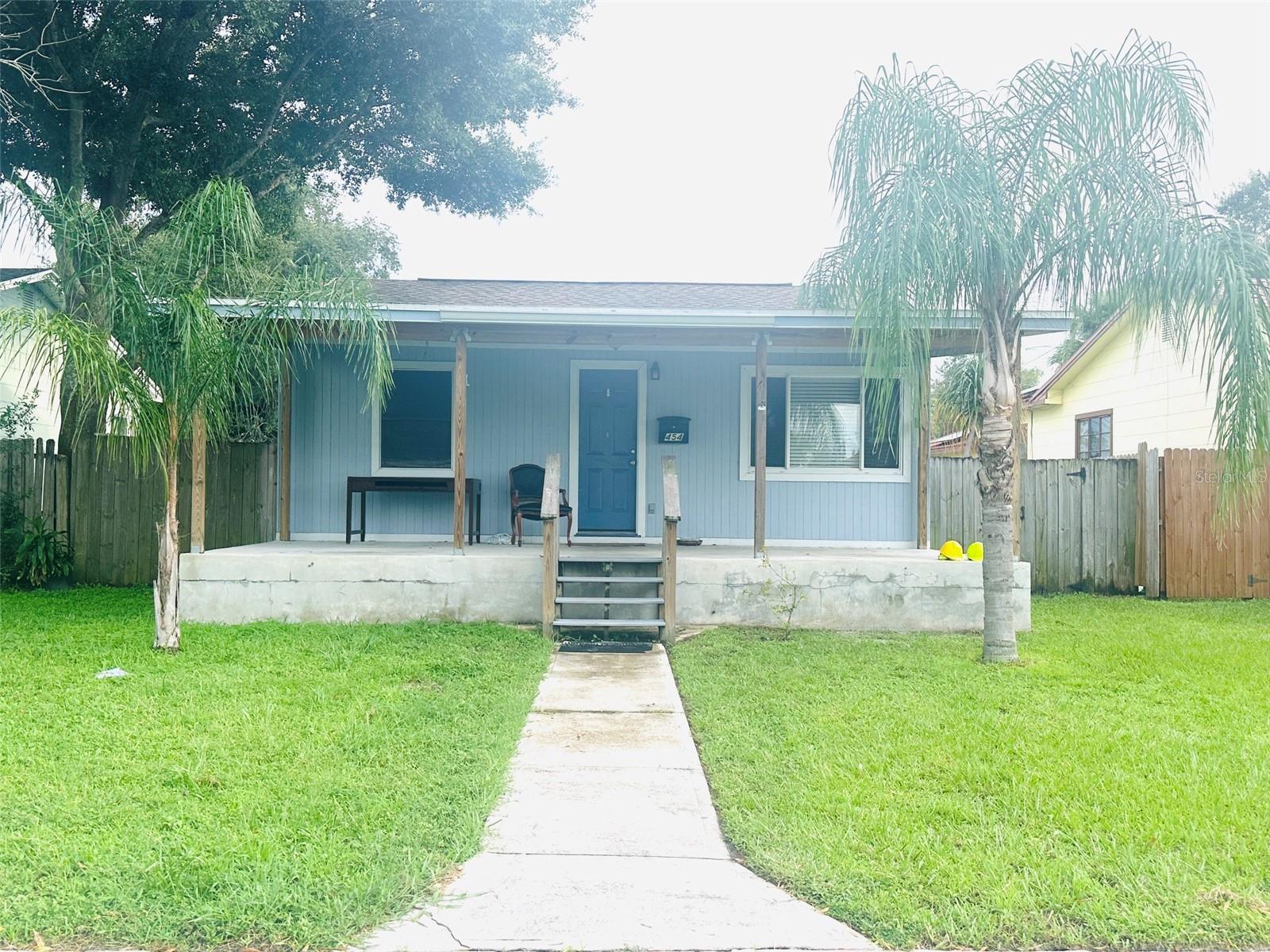 454 49th Ave N Property Photo 1