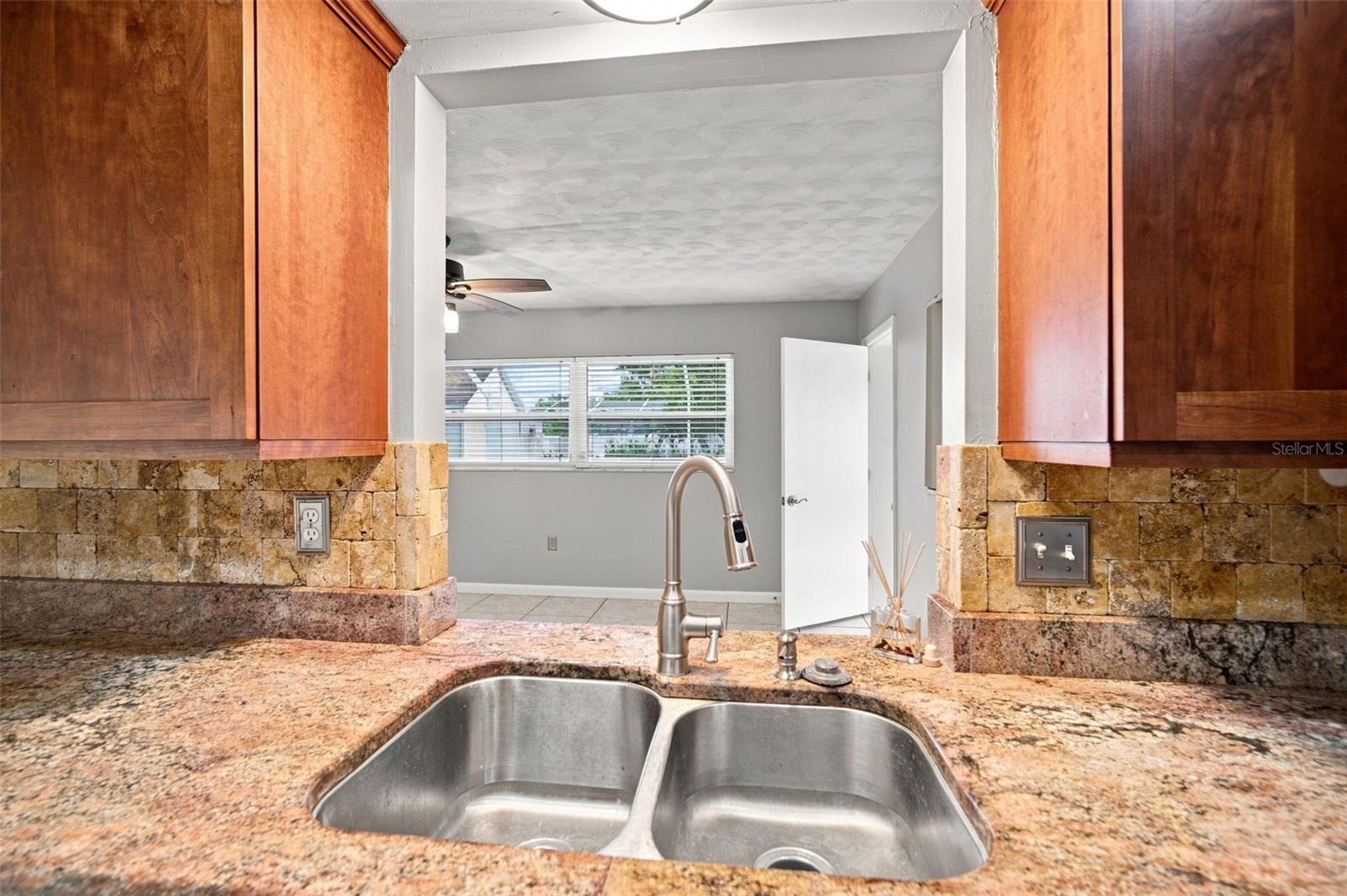 526 S Larry Cir Property Photo 11