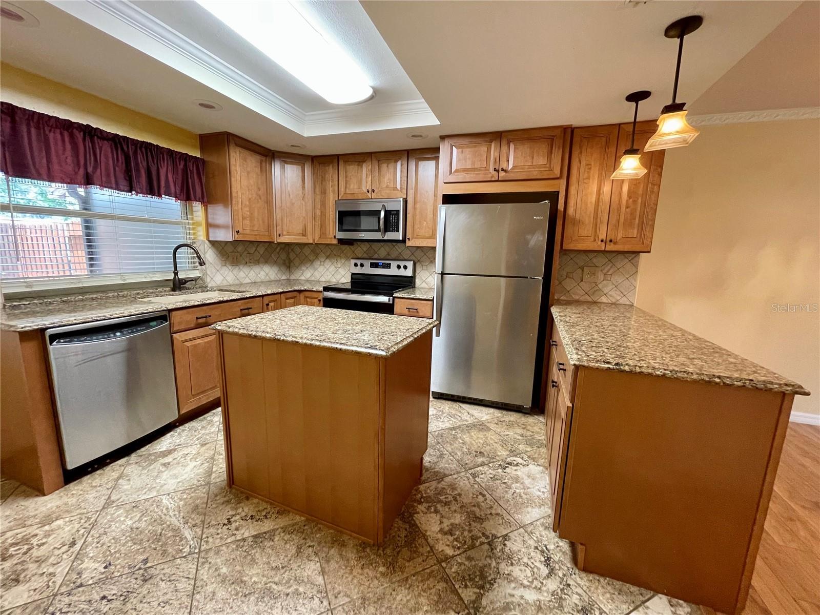 14803 Lake Forest Dr Property Photo 2