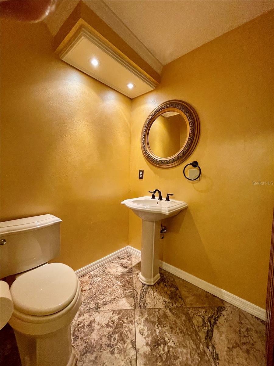 14803 Lake Forest Dr Property Photo 6