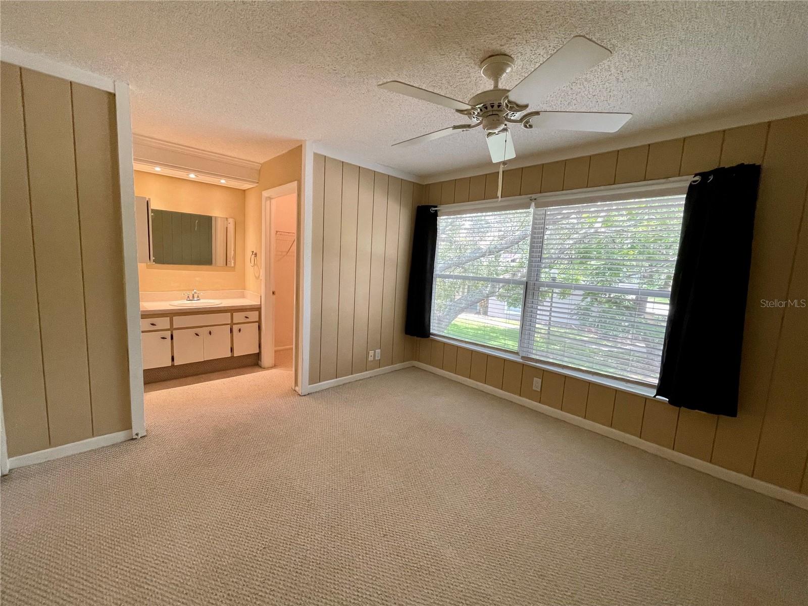 14803 Lake Forest Dr Property Photo 8