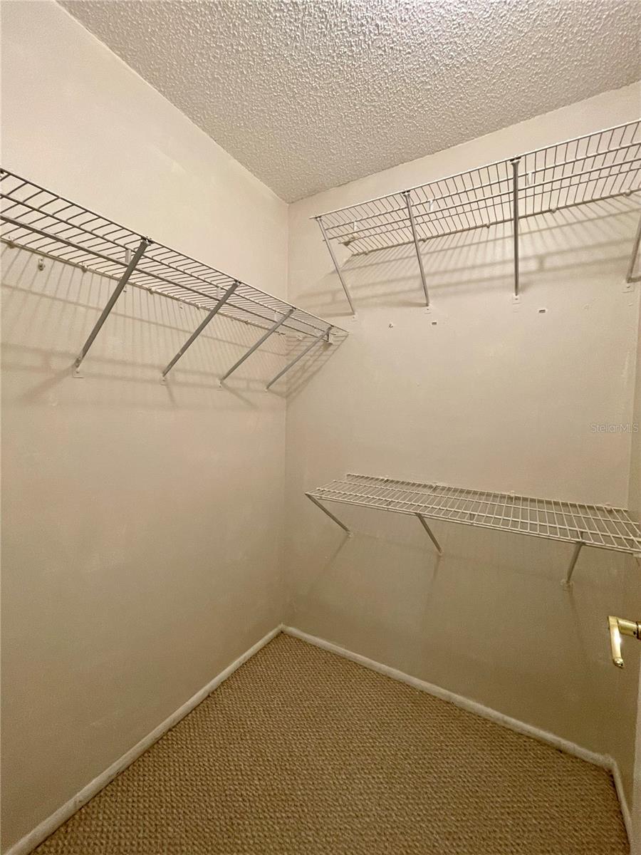 14803 Lake Forest Dr Property Photo 9