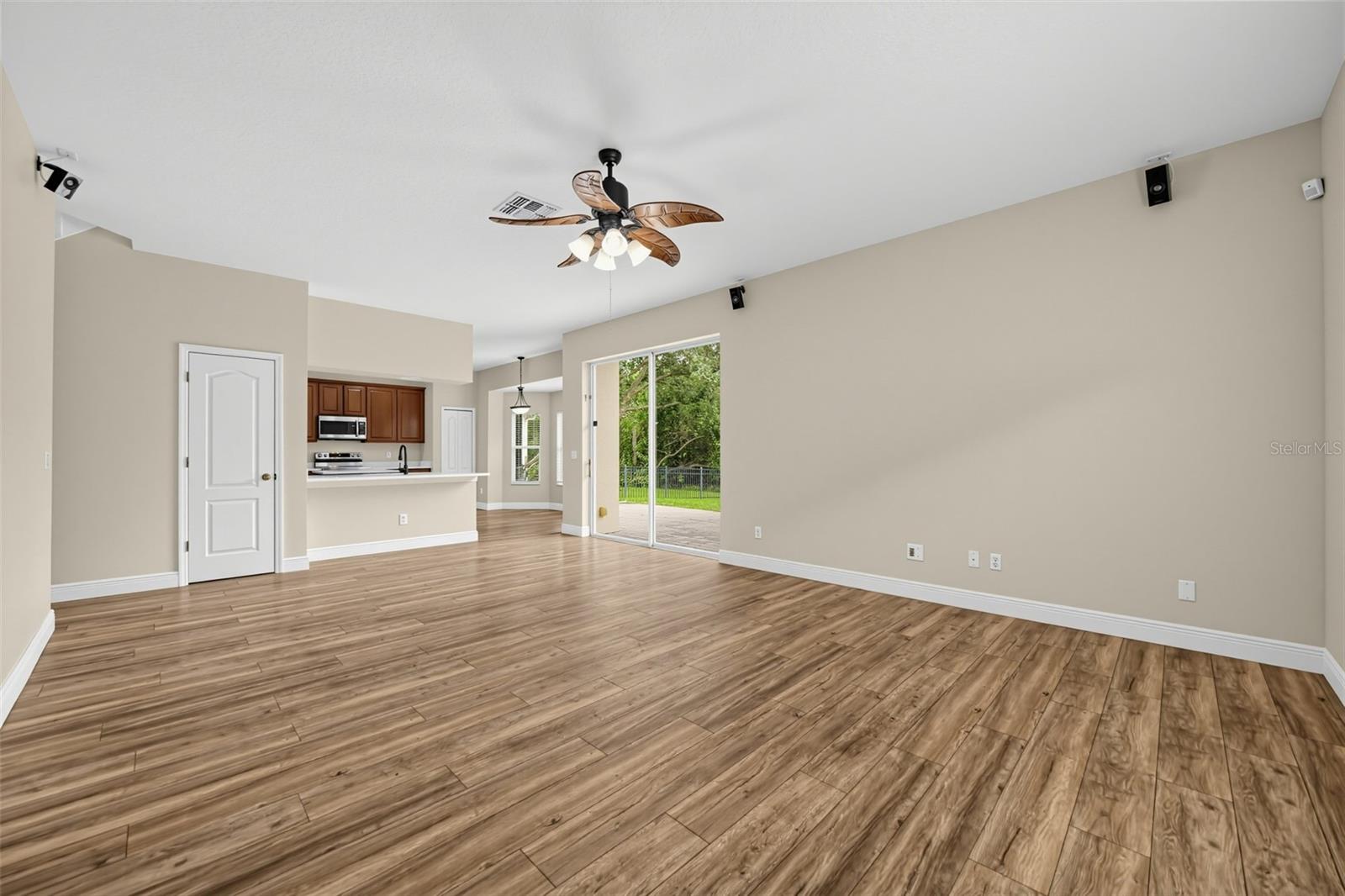 10106 Hidden Dunes Ln Property Photo 4