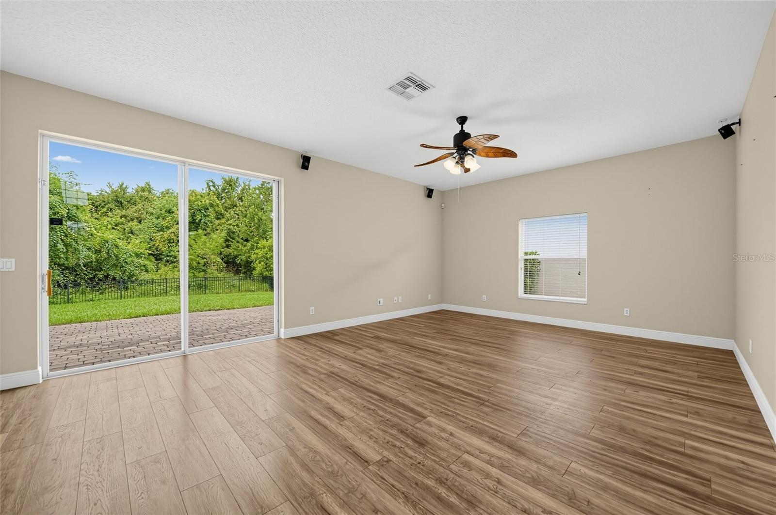 10106 Hidden Dunes Ln Property Photo 5