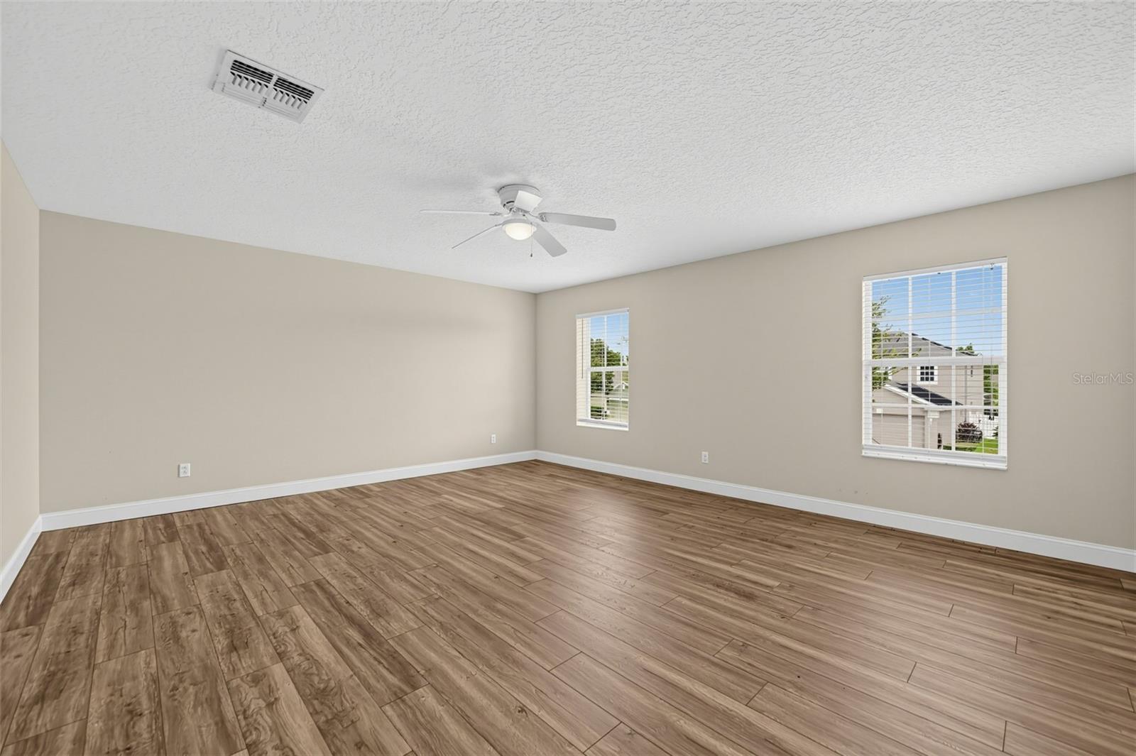 10106 Hidden Dunes Ln Property Photo 7