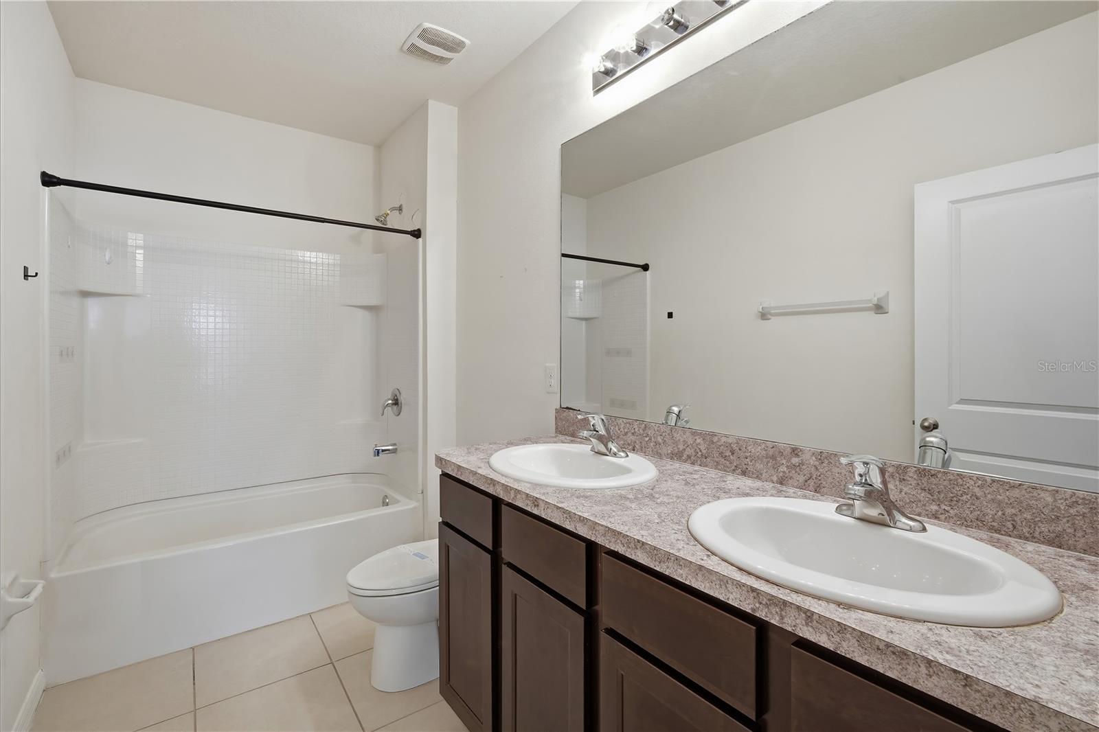 11154 Leland Groves Dr Property Photo 5
