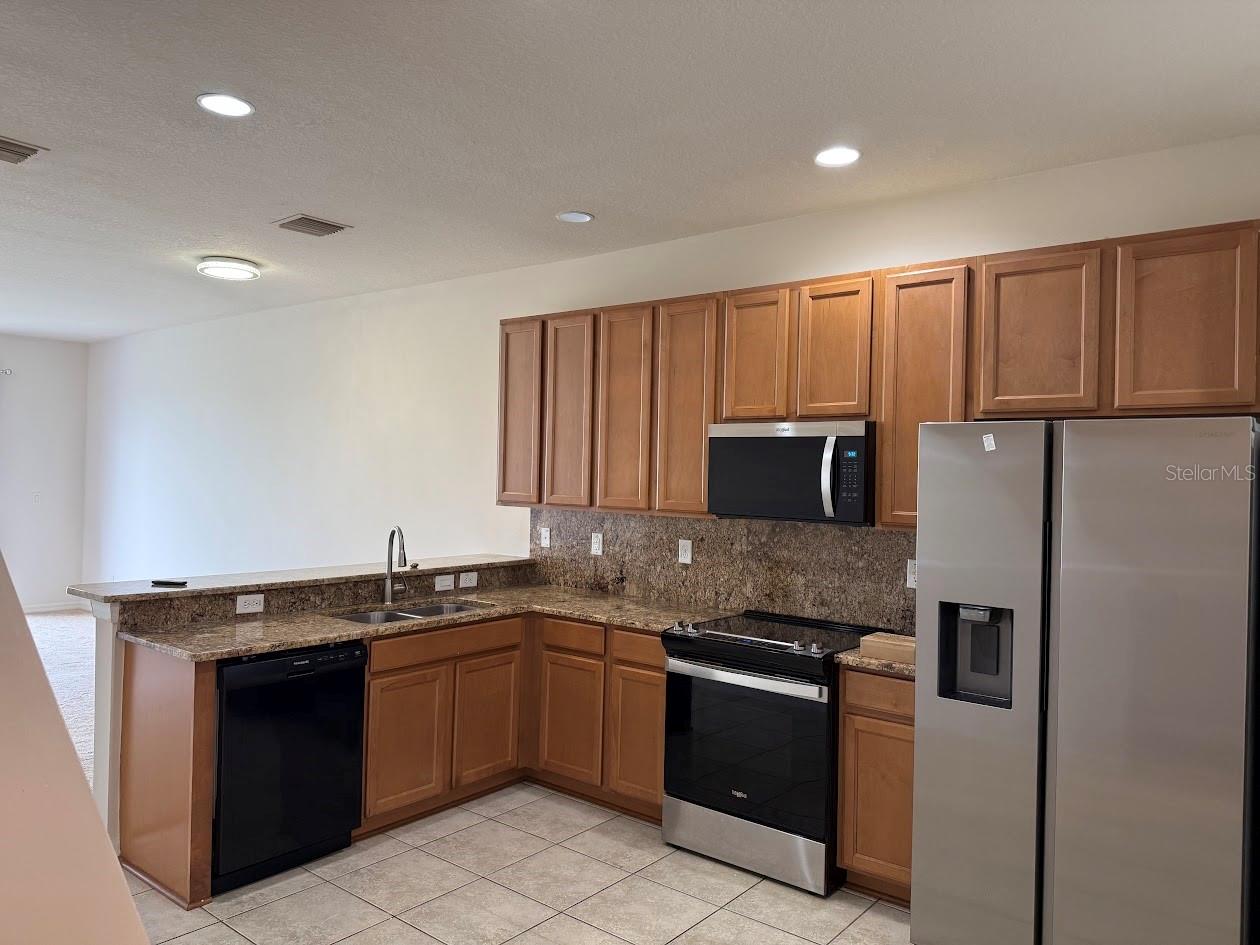 4976 White Sanderling Ct Property Photo 3