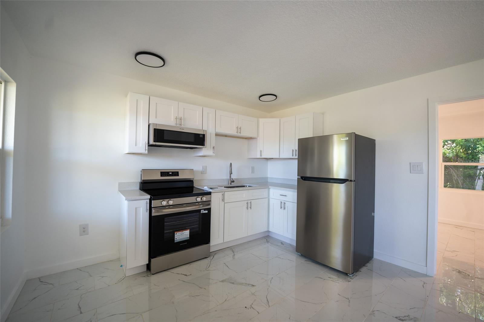 56 B St #1 Property Photo 3