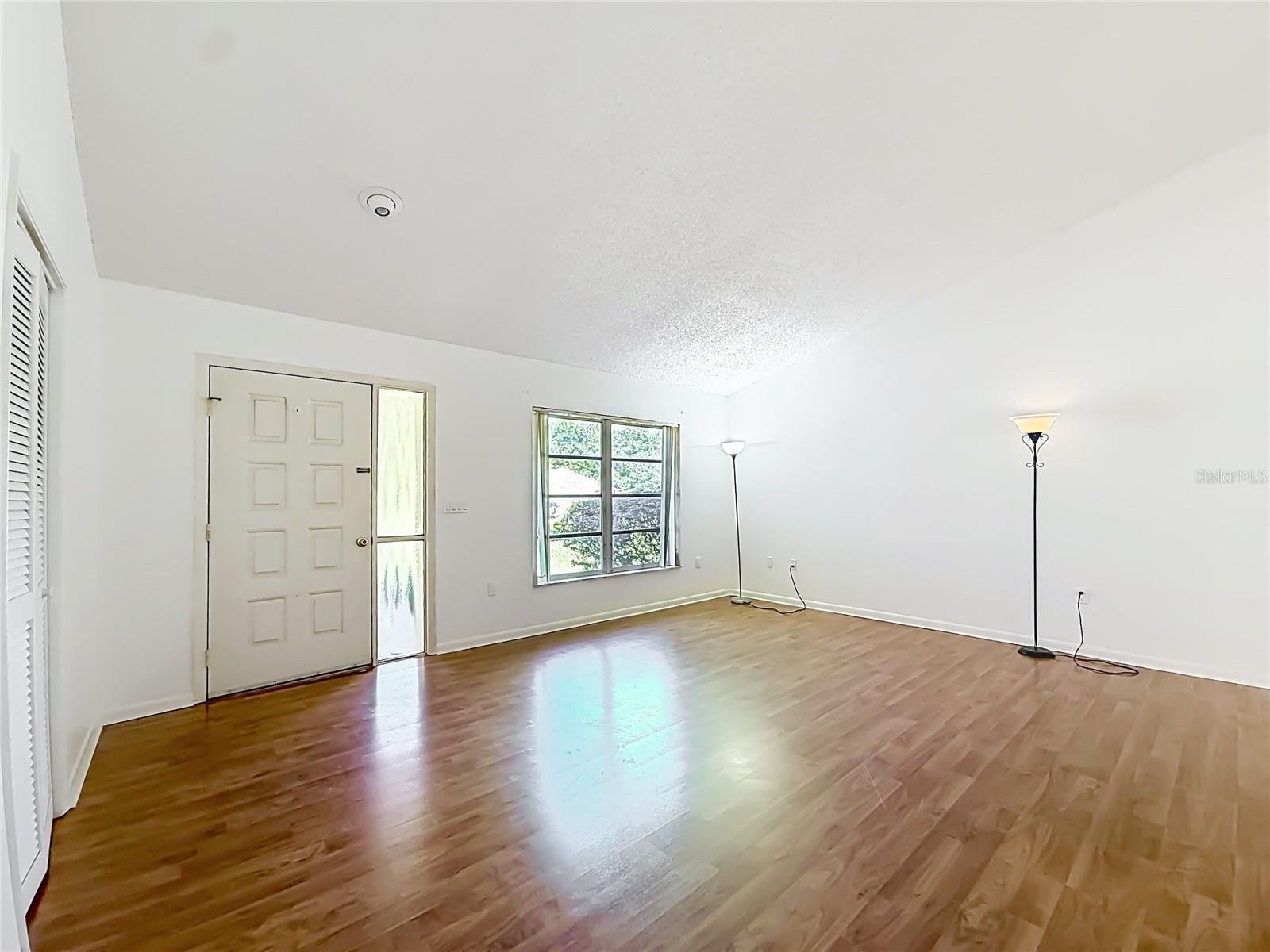 255 Pine St Property Photo 8