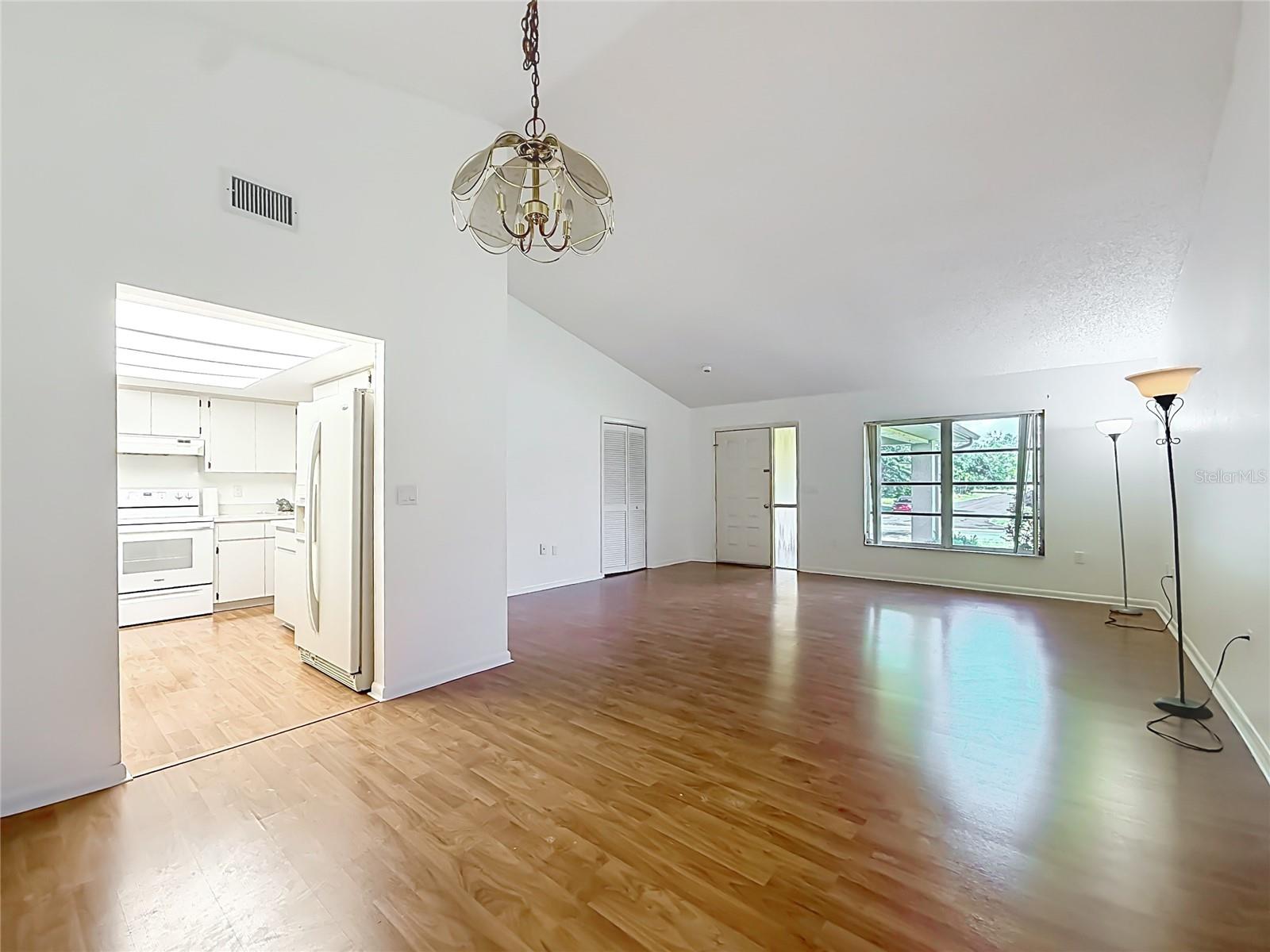 255 Pine St Property Photo 12