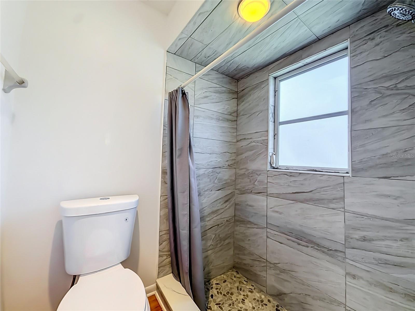 255 Pine St Property Photo 34