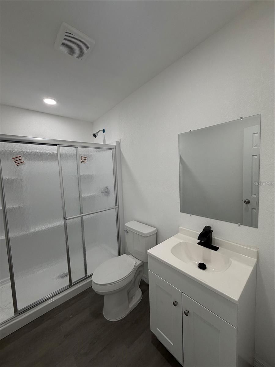 TB8547570 Property Photo 3