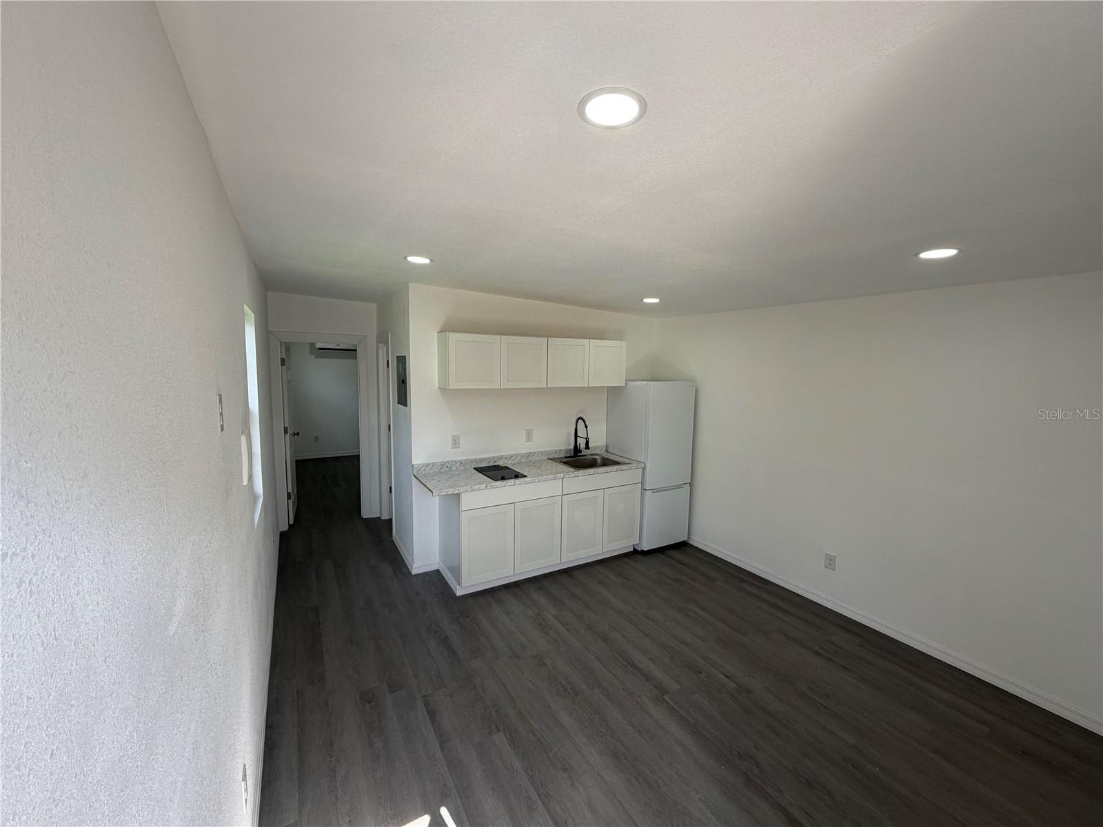 TB8547570 Property Photo 5