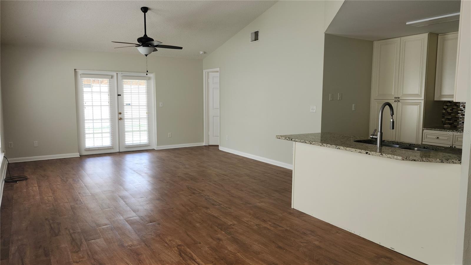 1306 Coolridge Dr Property Photo 2