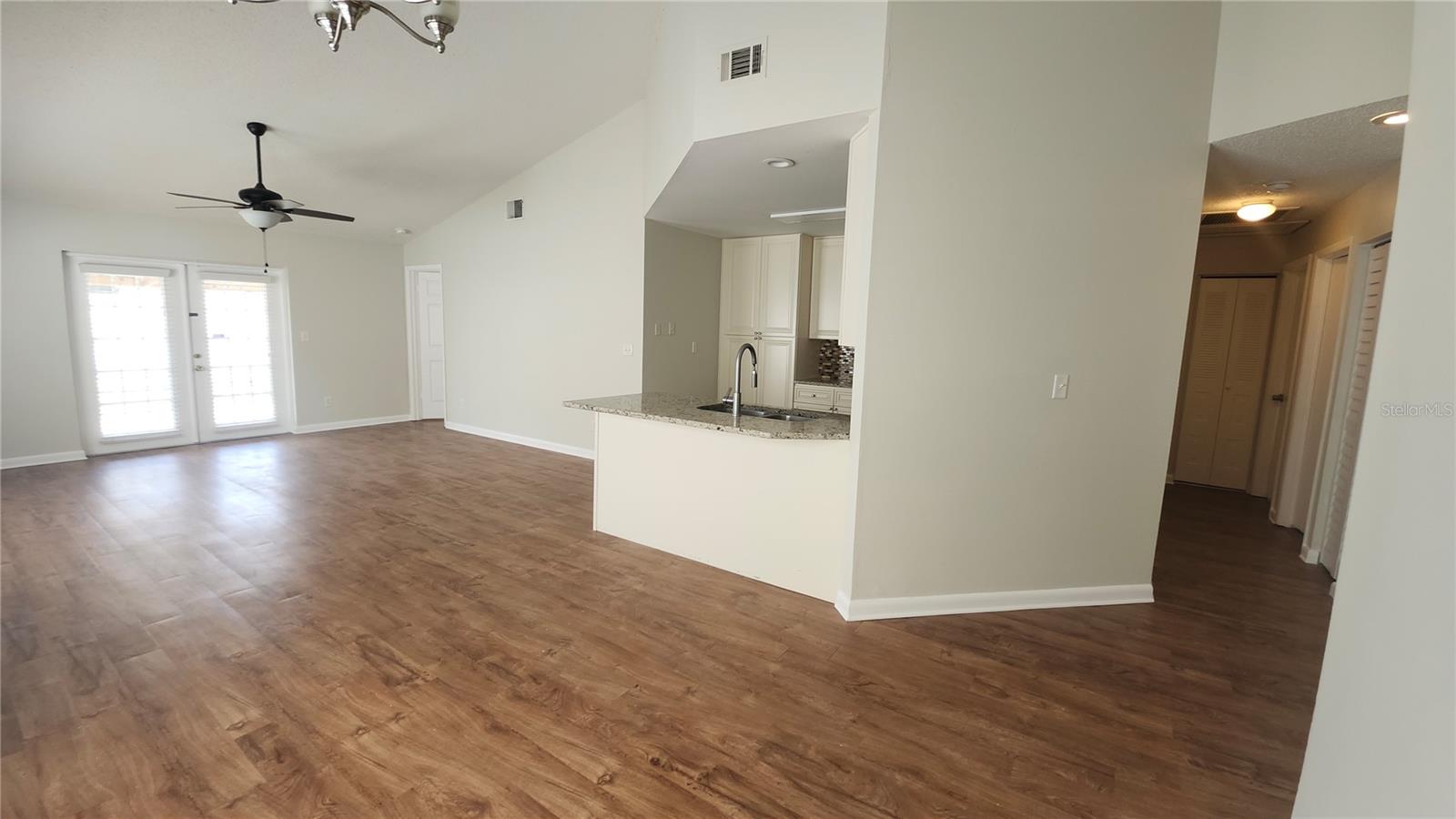 1306 Coolridge Dr Property Photo 3