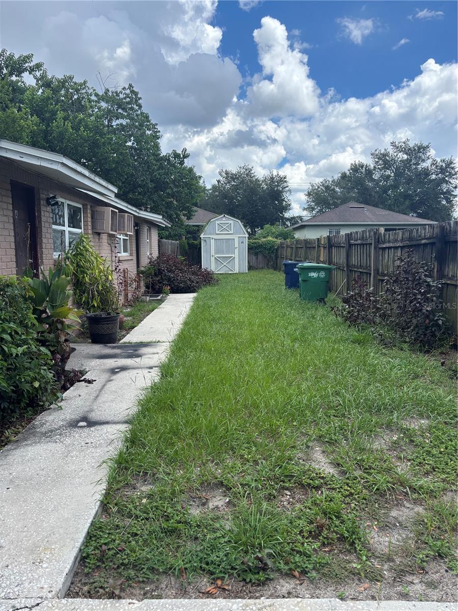 8809 N Mulberry St Property Photo 1