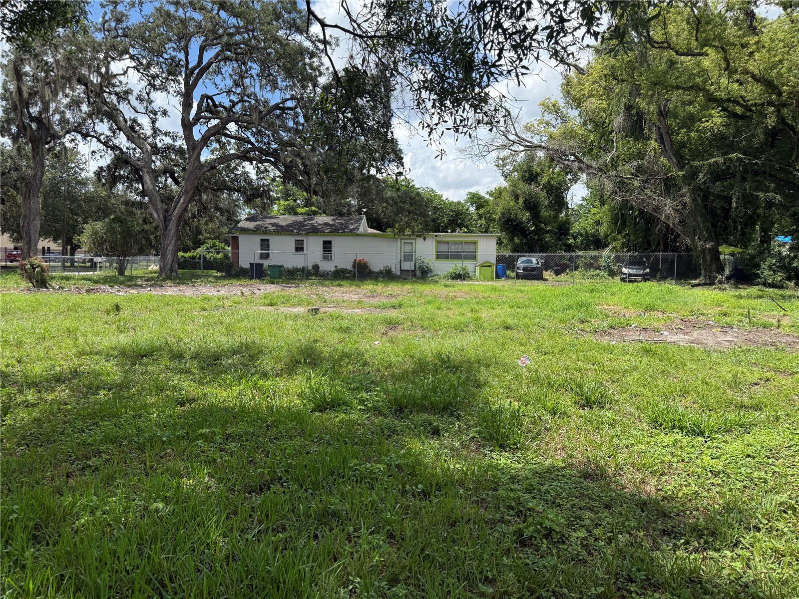 3914 E Louisiana Ave Property Photo 4