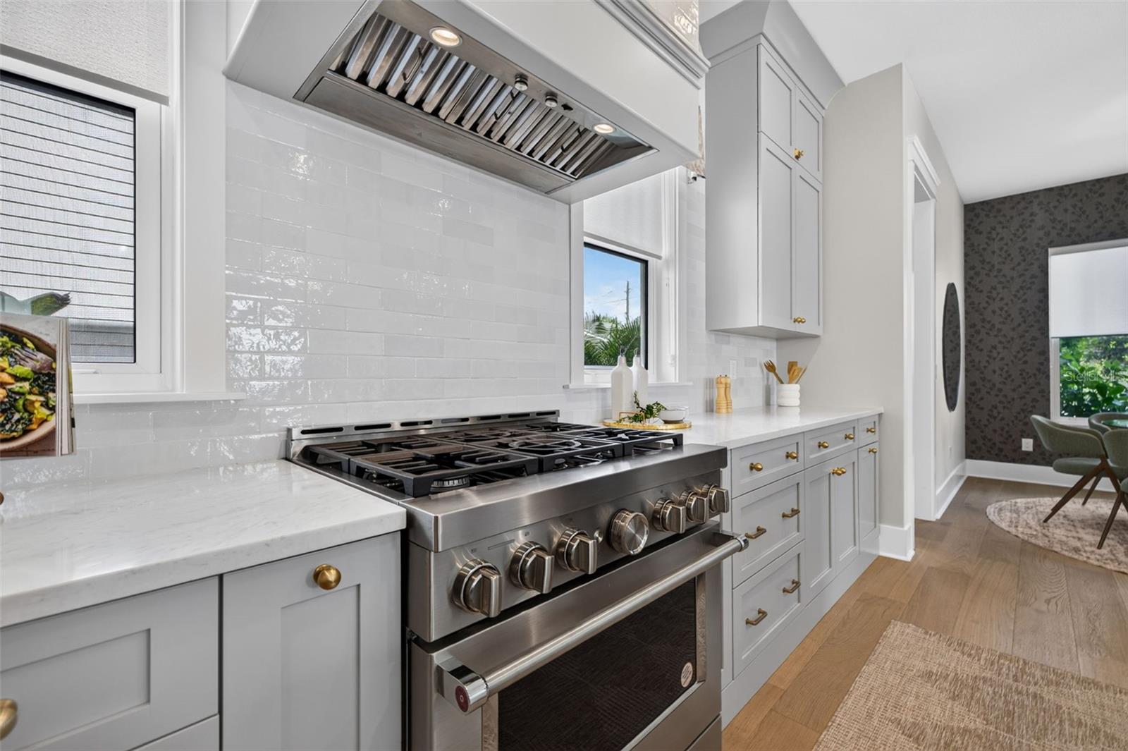 2525 Dartmouth Ave N Property Photo 13