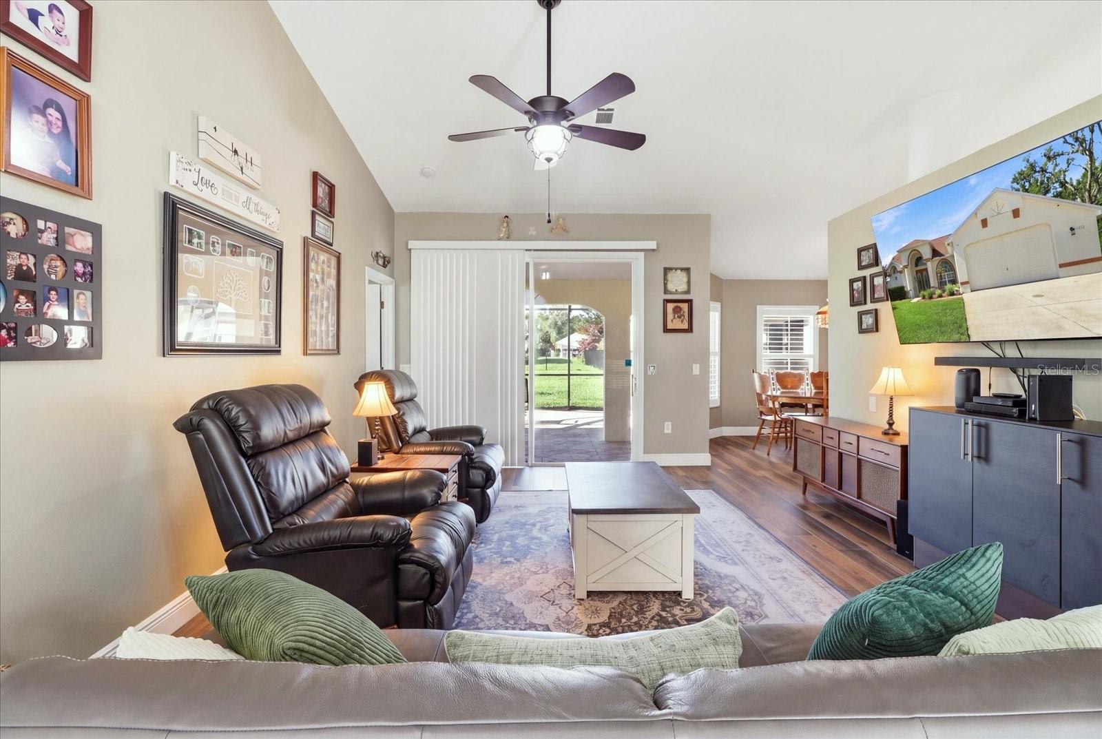 14012 Pullman Dr Property Photo 8