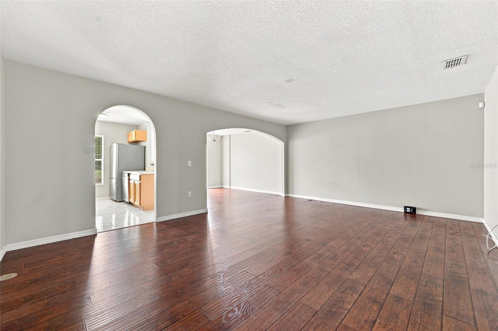 3805 Exeter Ln Property Photo 6