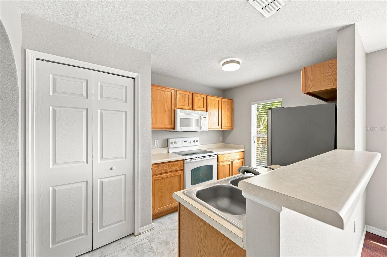 3805 Exeter Ln Property Photo 13