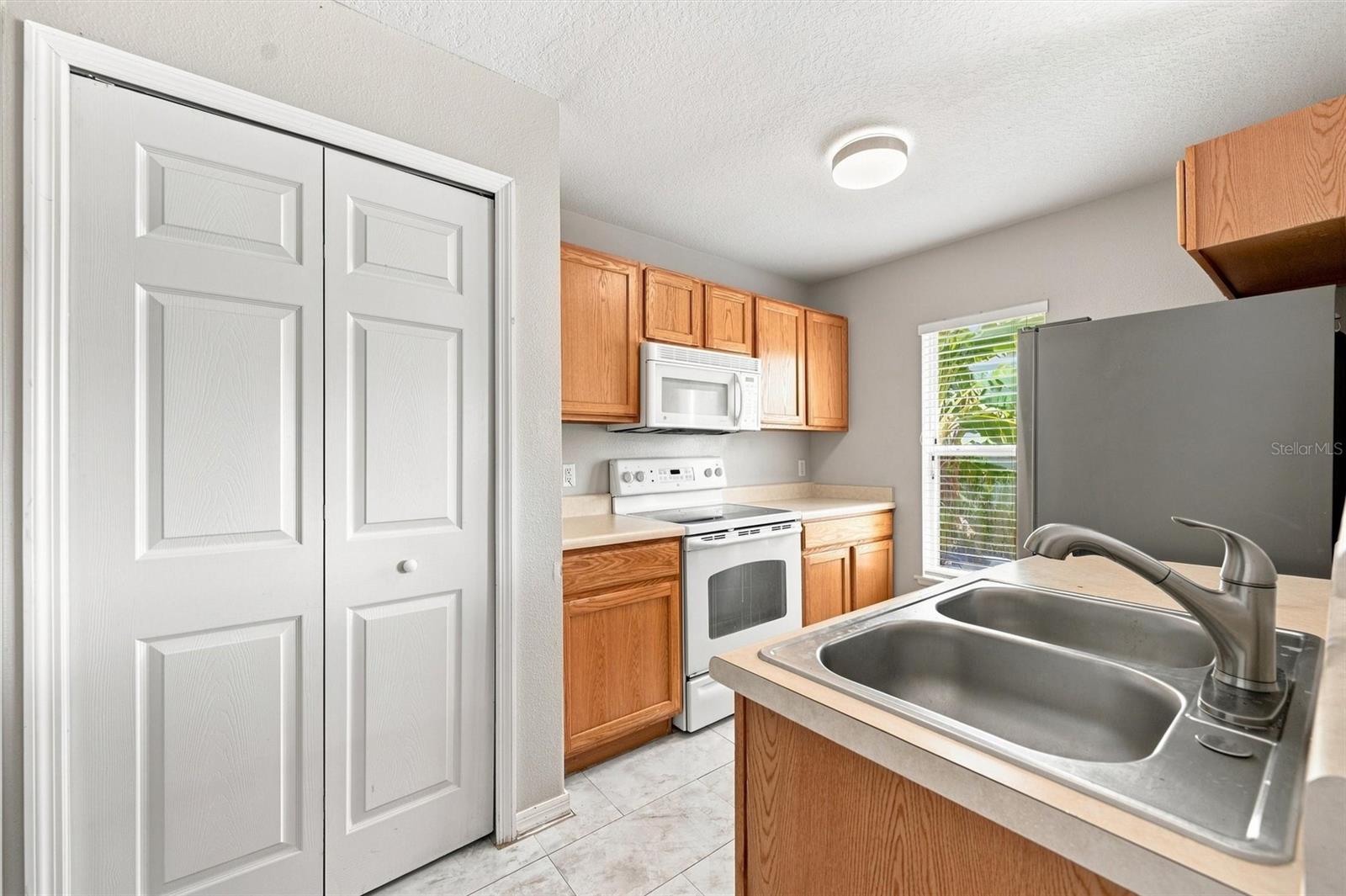 3805 Exeter Ln Property Photo 16