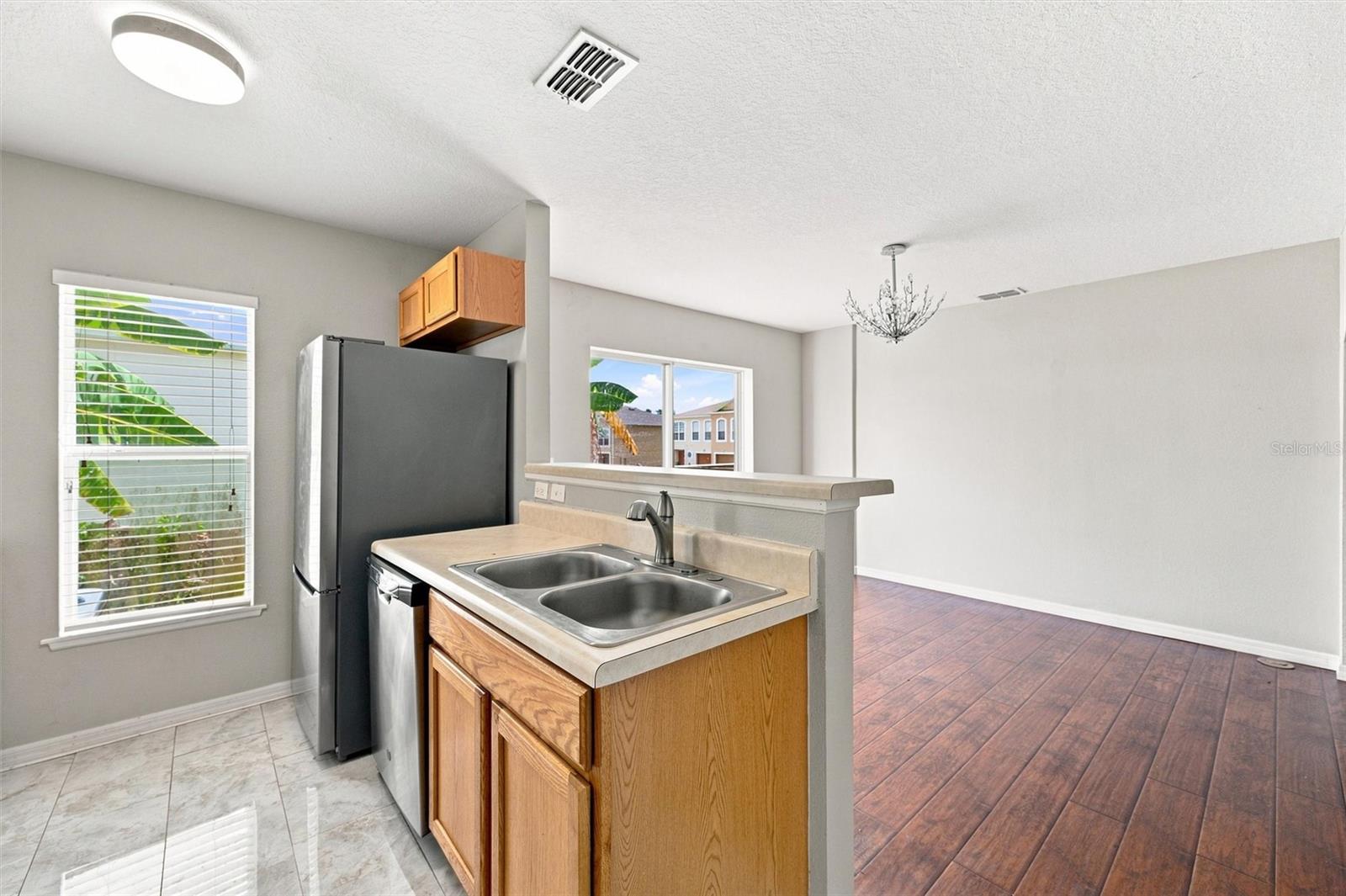 3805 Exeter Ln Property Photo 18