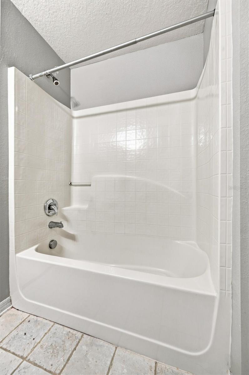 3805 Exeter Ln Property Photo 39