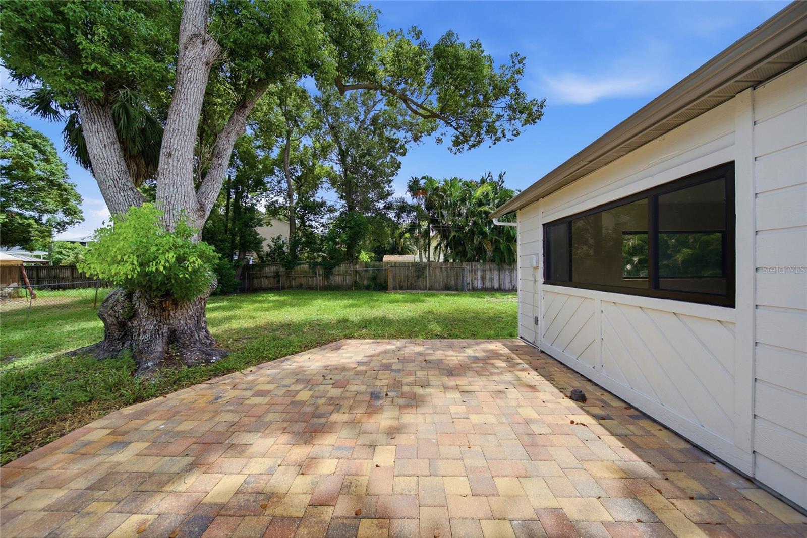 815 Poinsettia Ave Property Photo 22