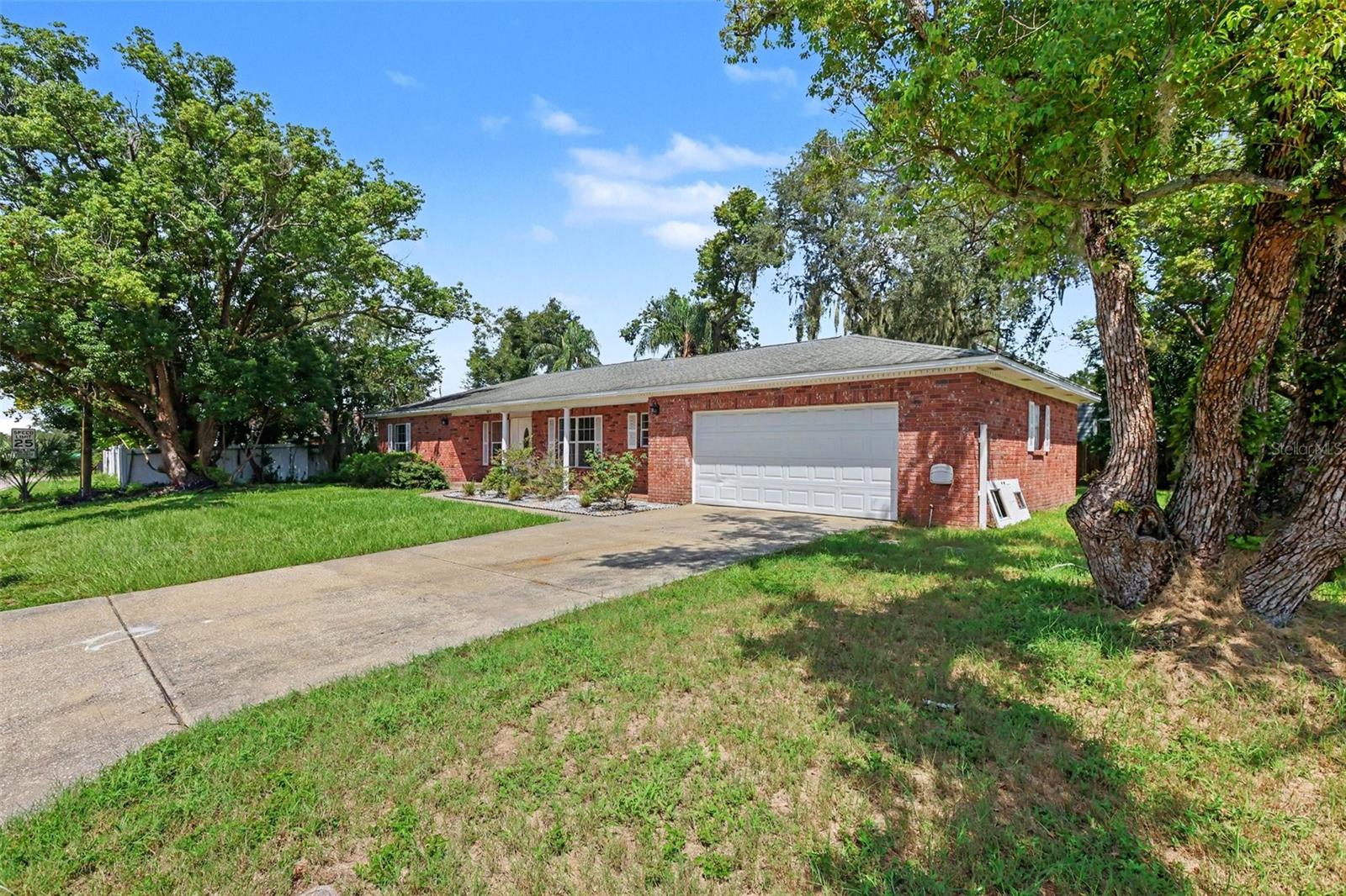 2265 Village Ct Property Photo 3