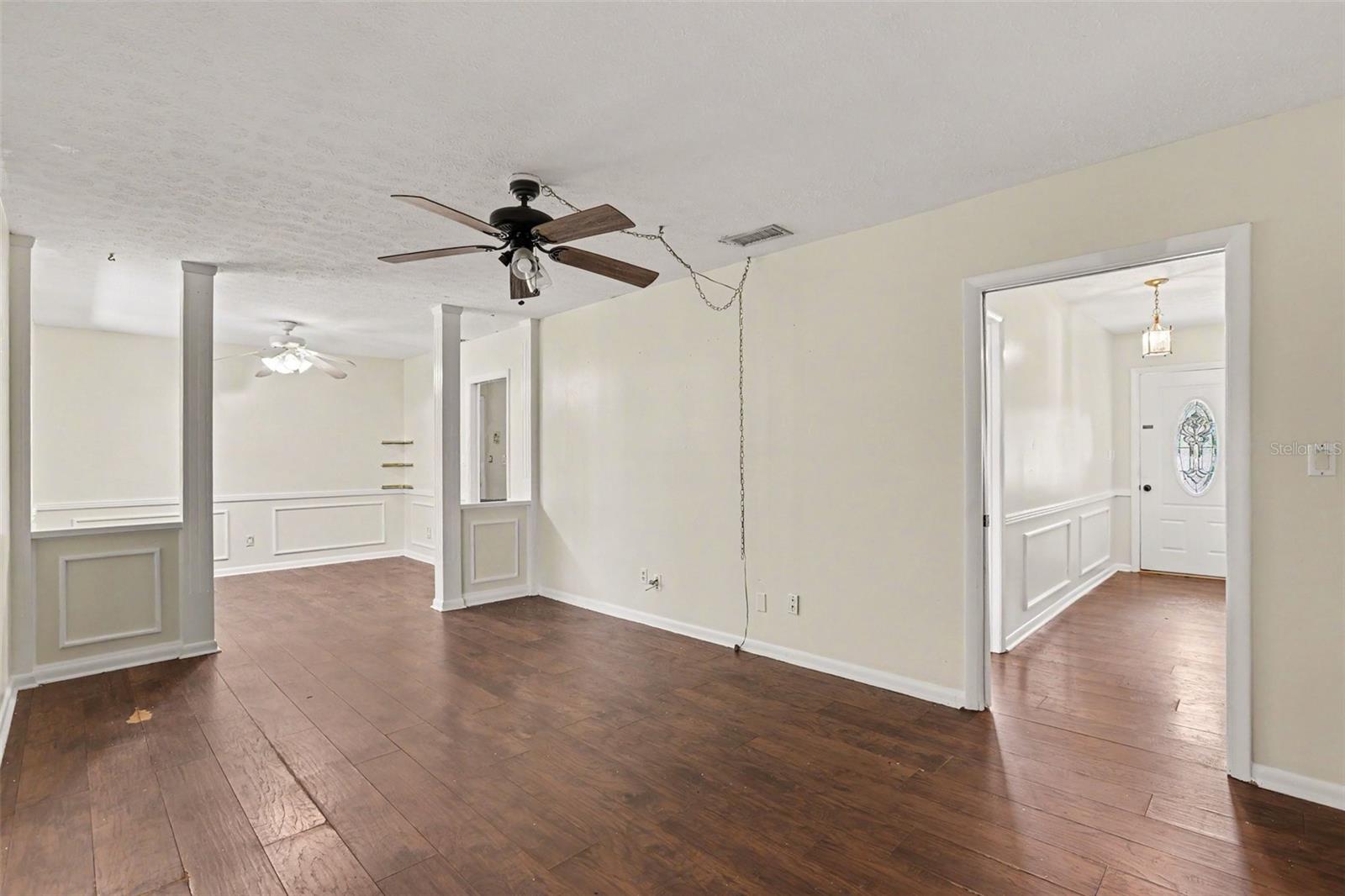 2265 Village Ct Property Photo 4