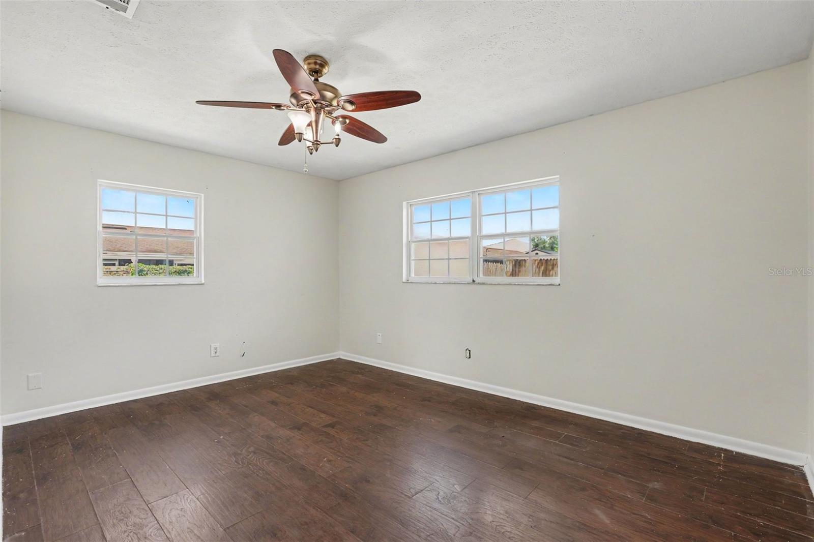 2265 Village Ct Property Photo 10