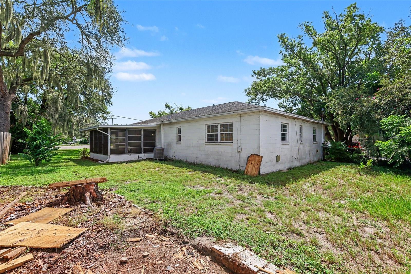 2265 Village Ct Property Photo 14