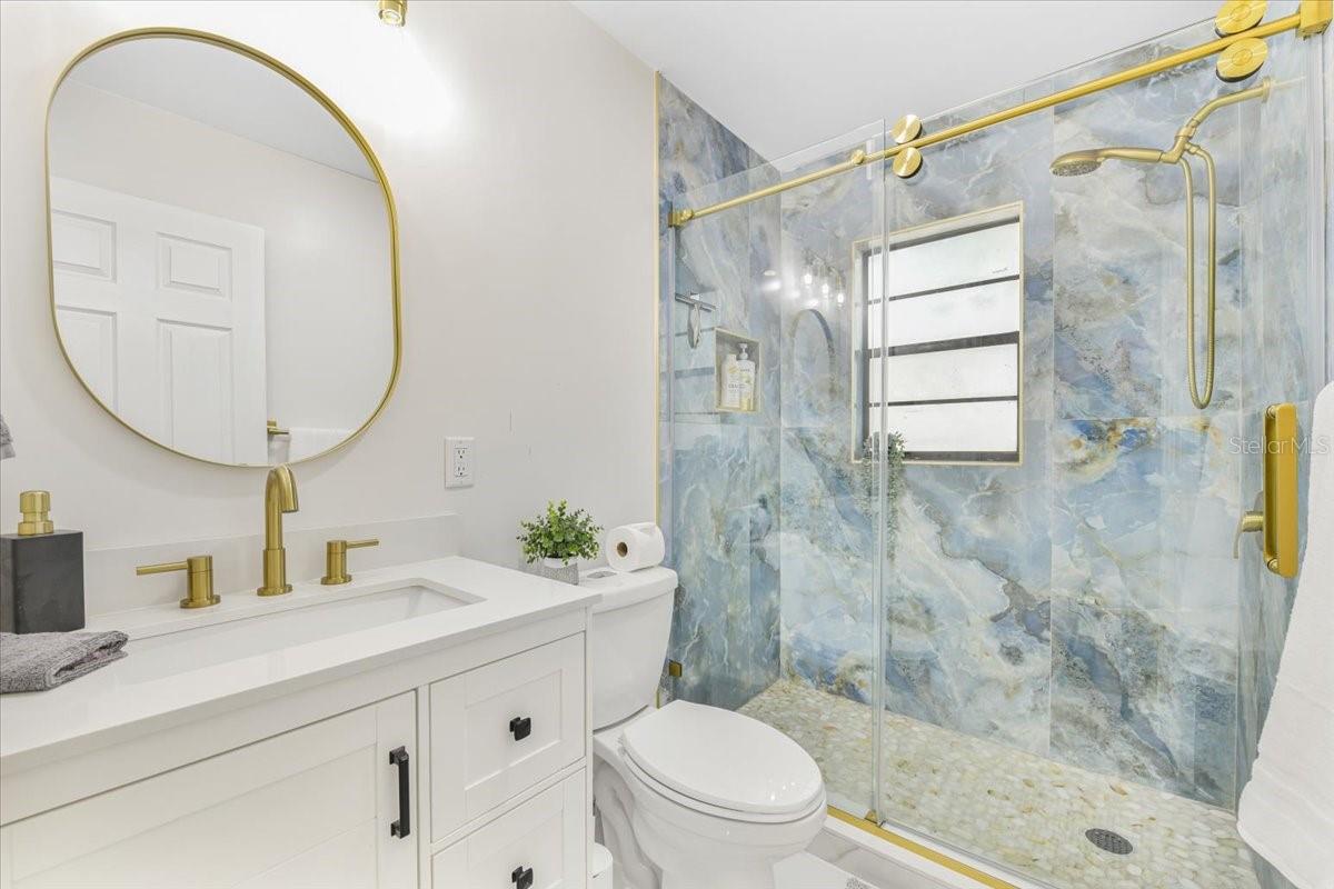 1003 Engman St Property Photo 18