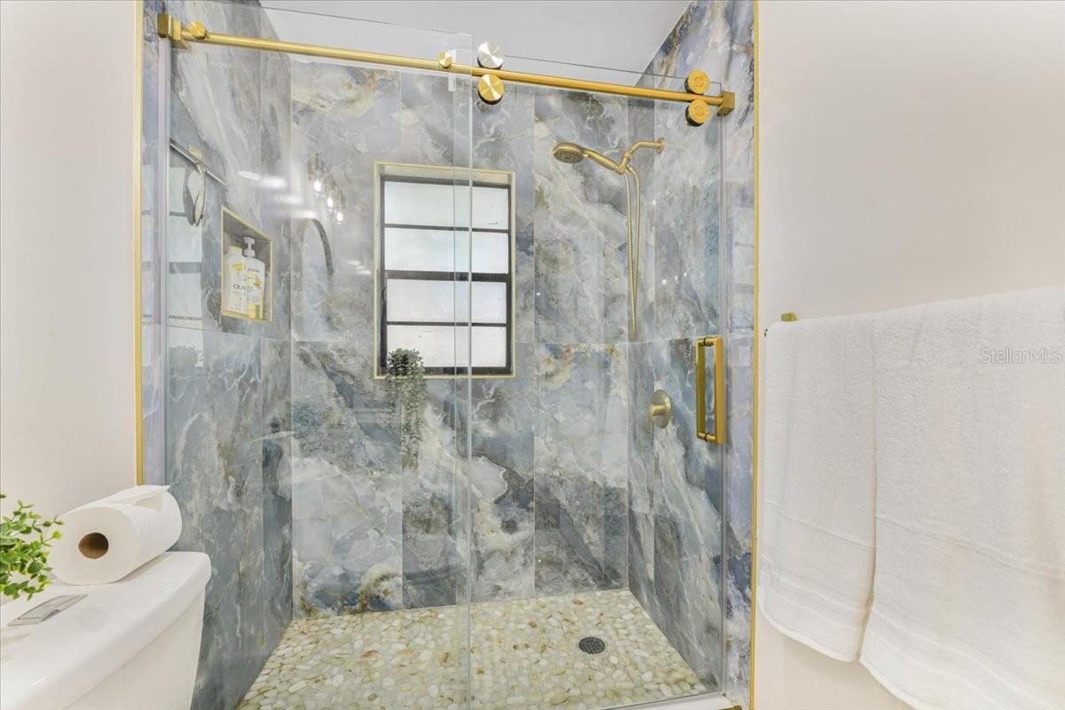 1003 Engman St Property Photo 19