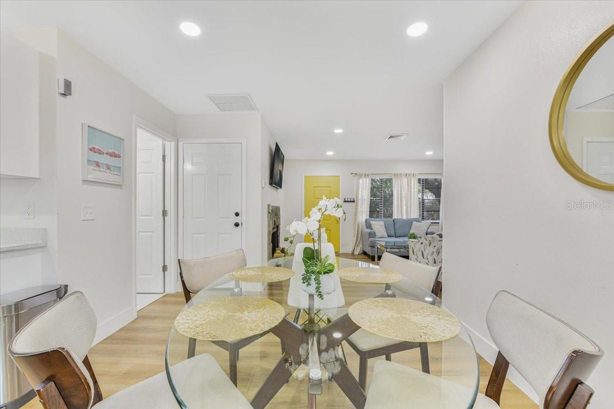 1003 Engman St Property Photo 23