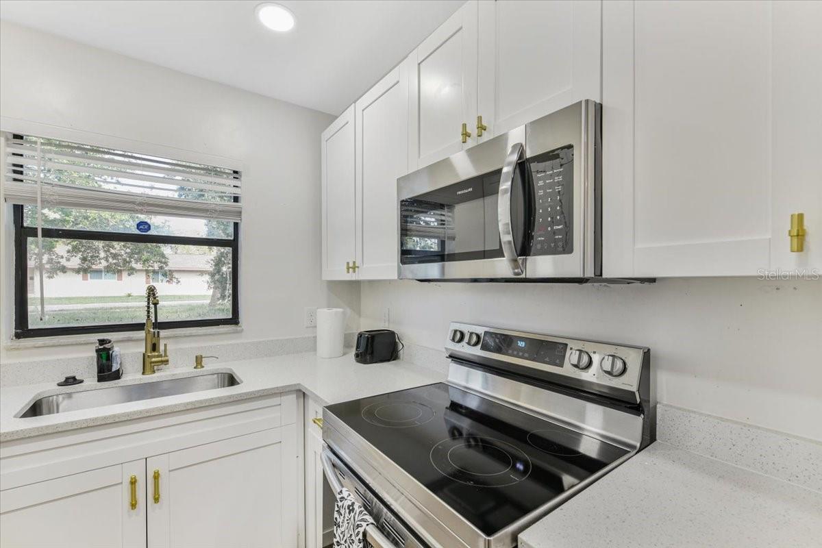 1003 Engman St Property Photo 25