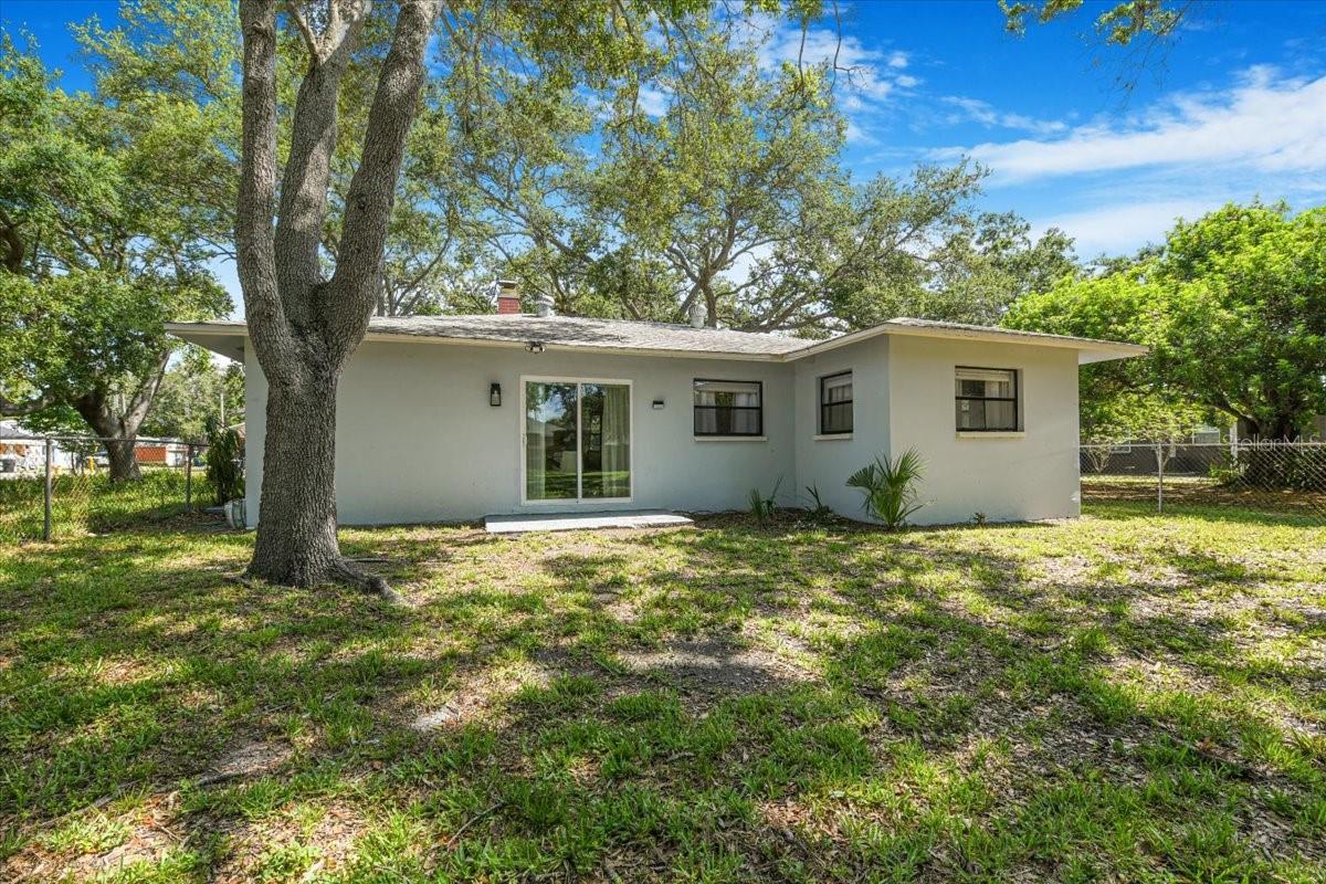 1003 Engman St Property Photo 33