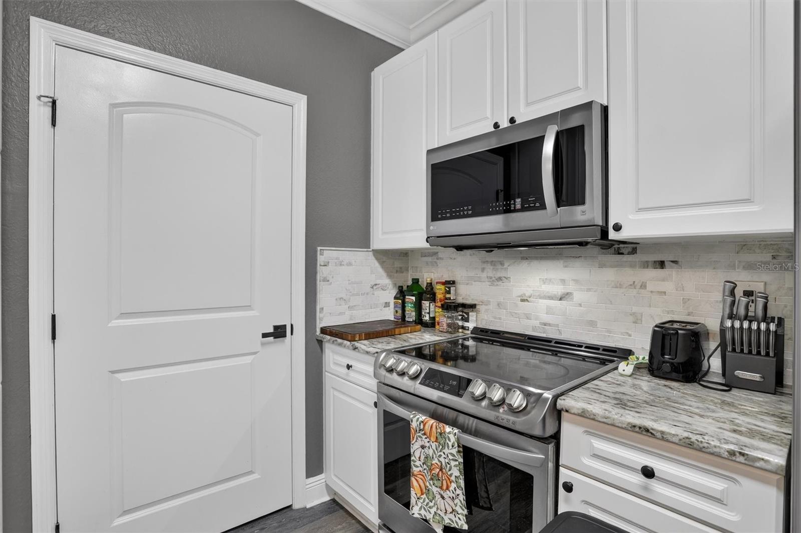 4221 W Spruce St #2215 Property Photo 4