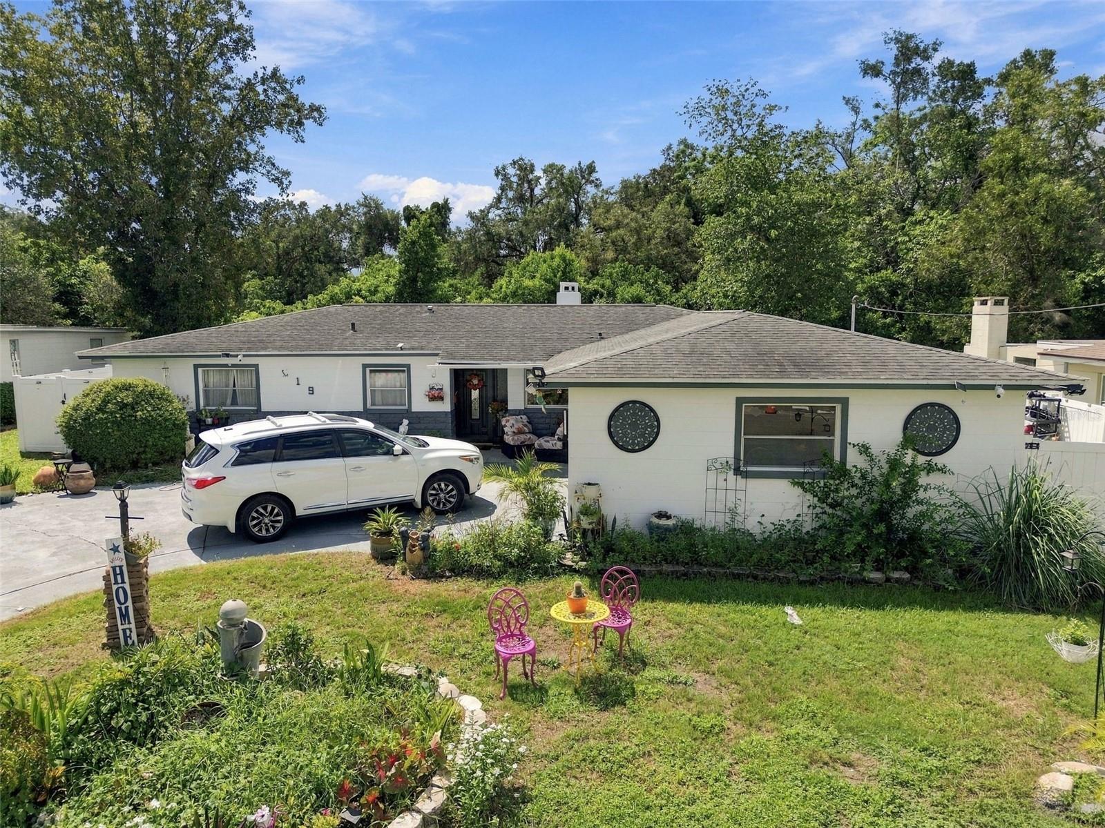 519 S LARRY CIR Property Photo 1